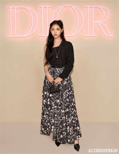 newjeans ヘリン dior|NewJeans ヘリンが DIOR 2024年秋コレクションのキャンペー .